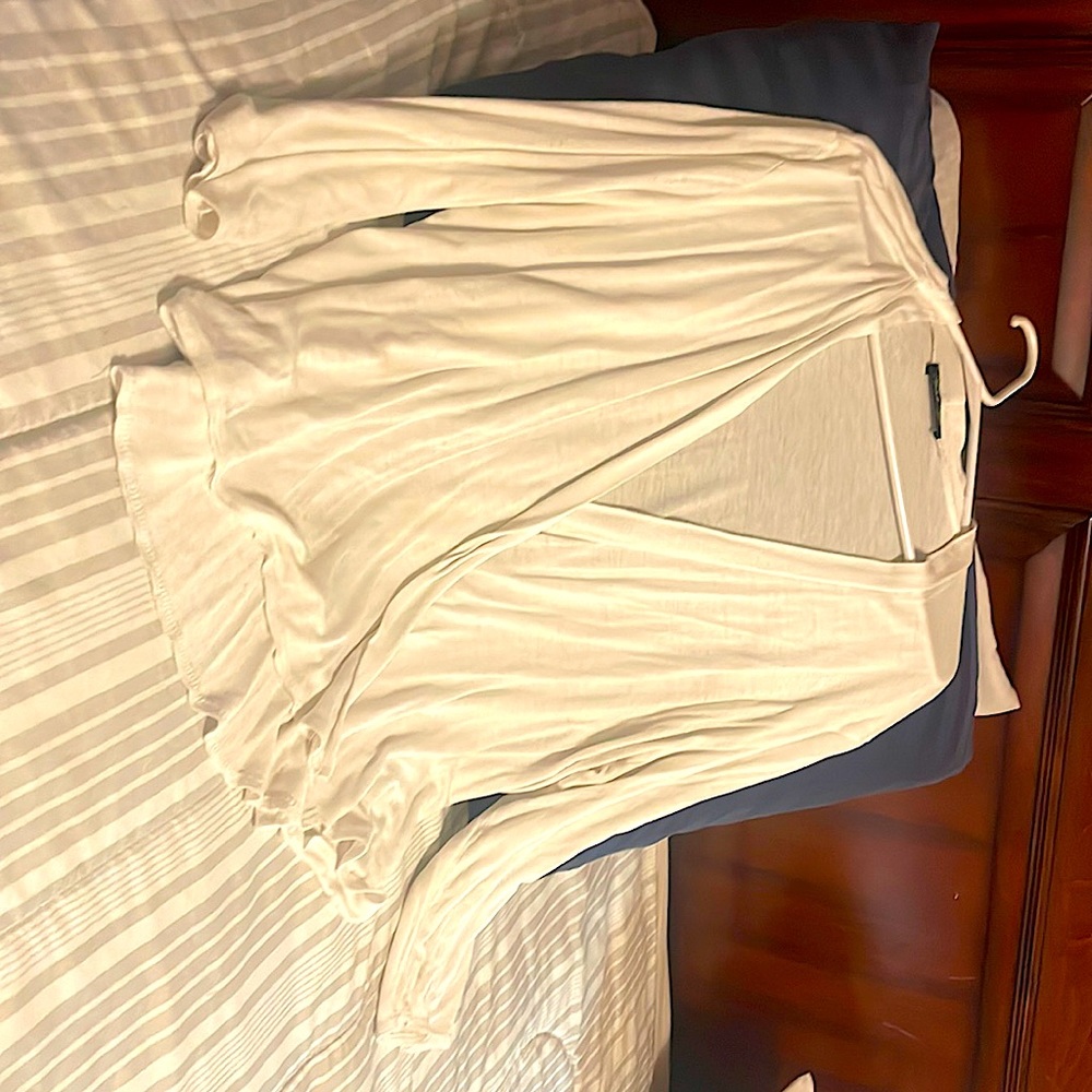 Michelle Lynn 3/4 inch sleeve light sweater’